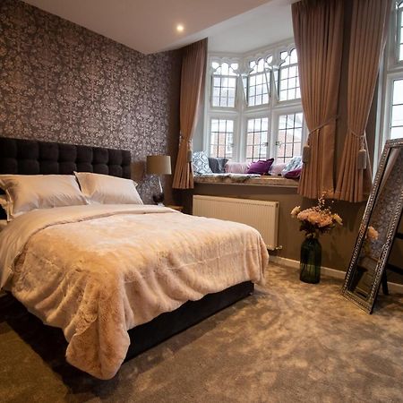 The Most Central Apartment In Canterbury Stunning Interiors, Fully Equipped, City Views And Free Wifi! Exterior photo