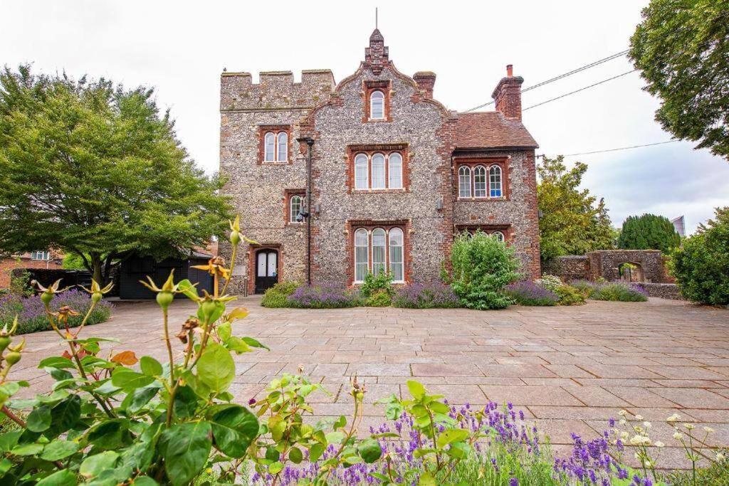 The Most Central Apartment In Canterbury Stunning Interiors, Fully Equipped, City Views And Free Wifi! Exterior photo