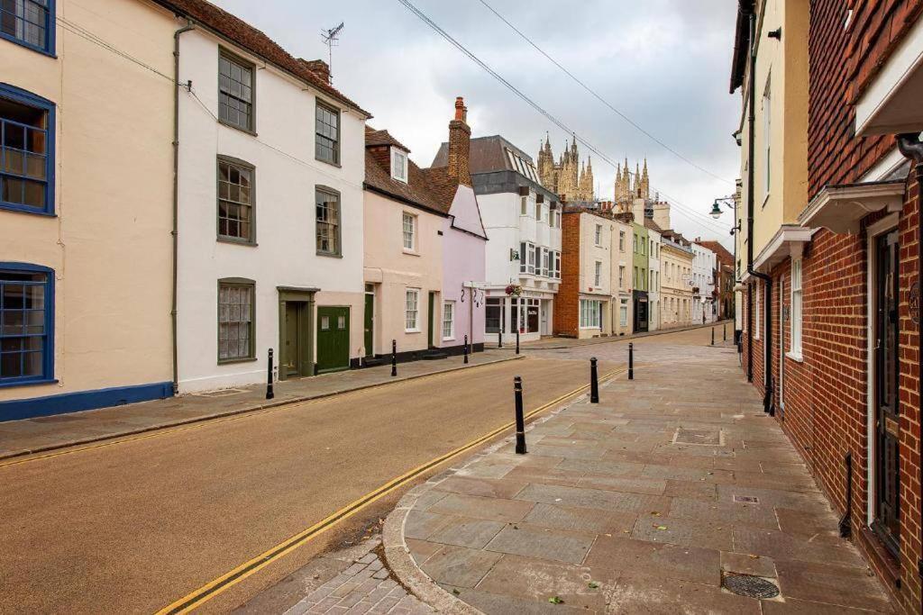 The Most Central Apartment In Canterbury Stunning Interiors, Fully Equipped, City Views And Free Wifi! Exterior photo